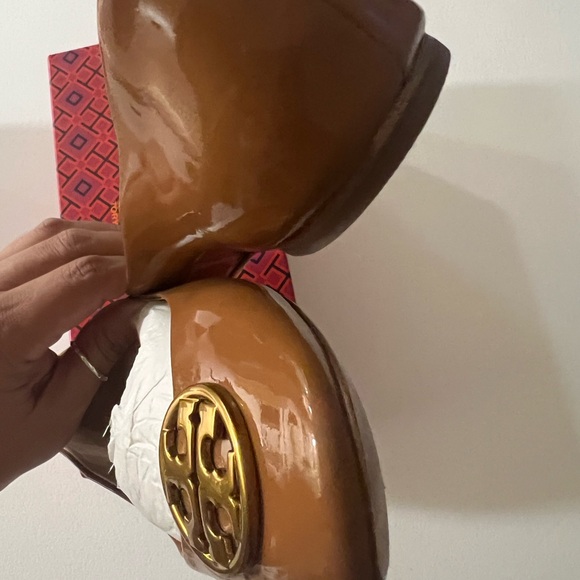 Tory Burch Brown Flats with Gold Accents - Picture 3 of 4
